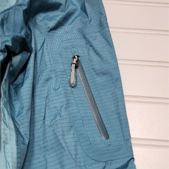 L.L. Bean Women's Rain Jacket - Picture 6 of 15
